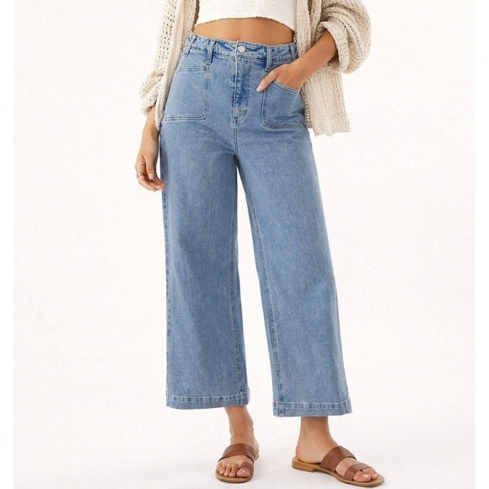 KanCan Ultra High Rise Ankle Wide Leg Jean Light Blue Size 10/30 NWT‎